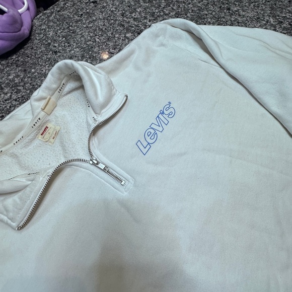 Levi's Men's White and blue quarter zip crewneck - Picture 4 of 9